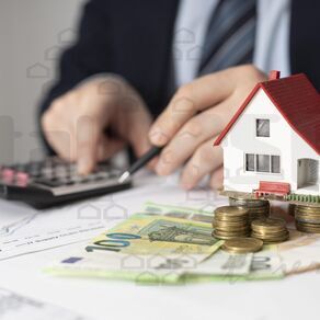 In caso di vendita dell'immobile , a chi sono imputabili le spese straordinarie condominiali?